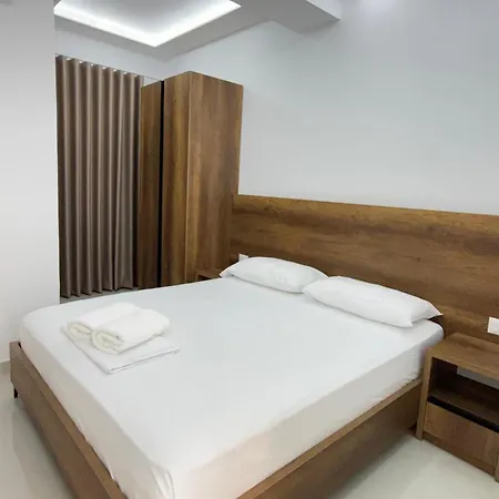 Papa-berat Hotel Berat